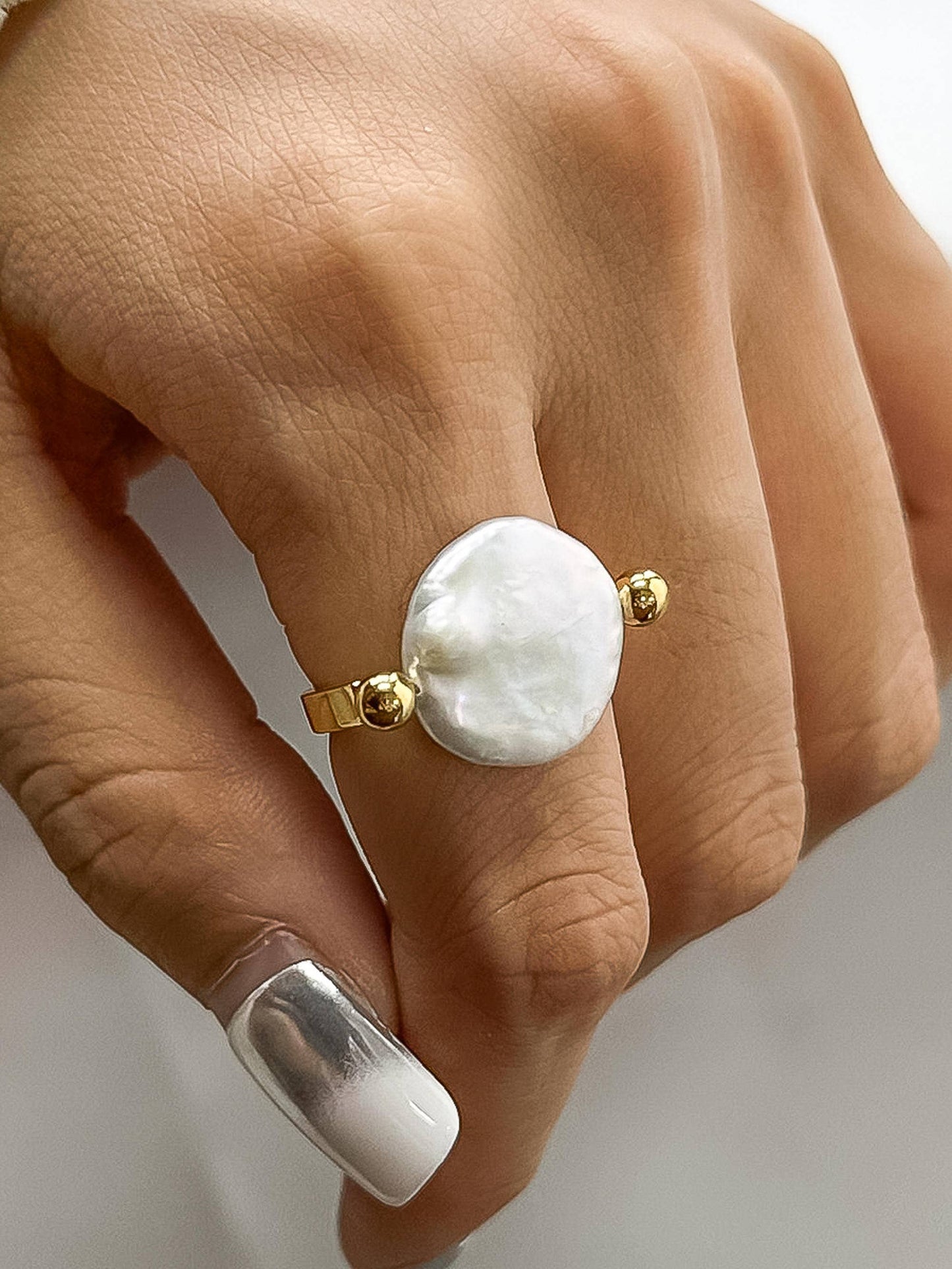 Deodat Baroque Pearl Ring