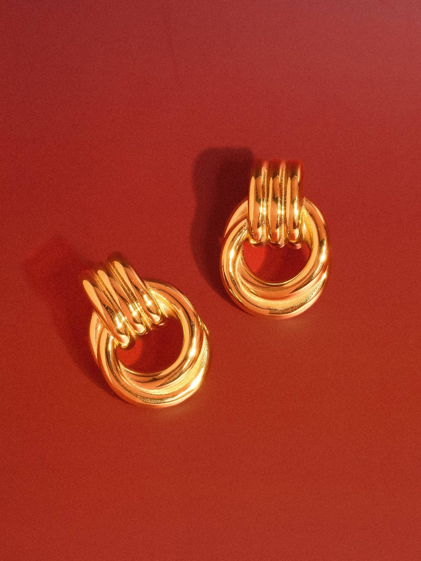 Wanda Classic Hoop Earring