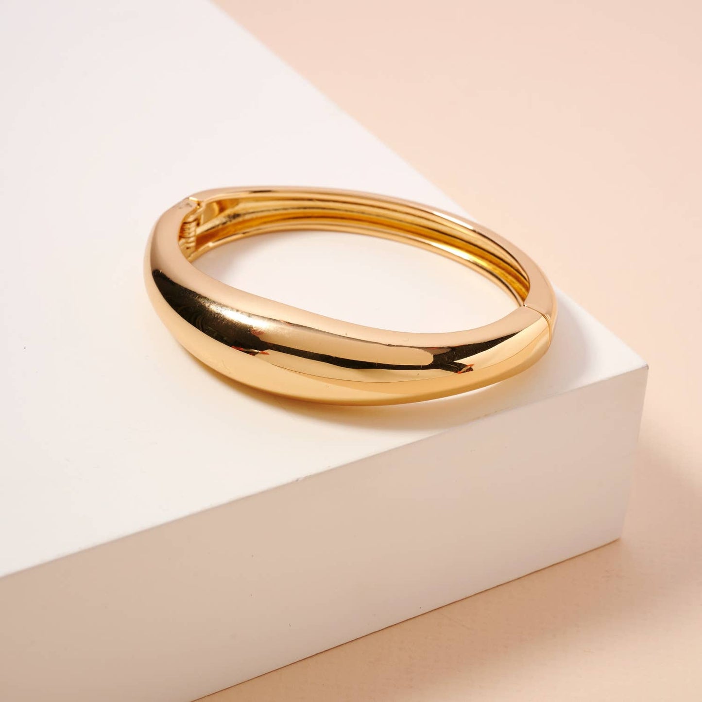 Thin and Wavy Elegant 18K Gold Cuff Bracelet