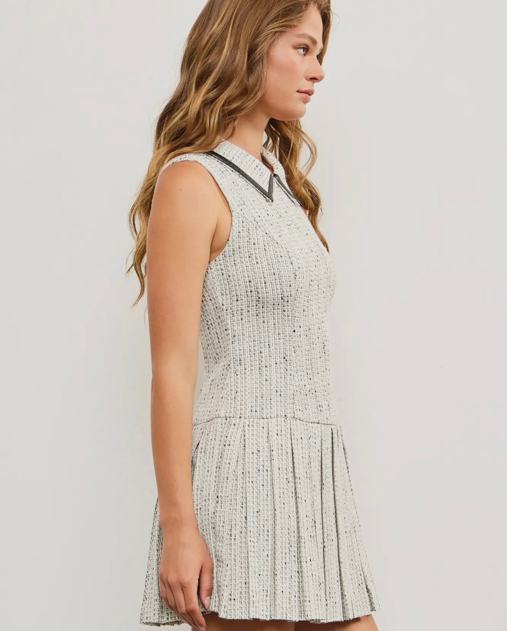 Ivory Pleated Dress With Collar M Ivory Pleated Dress With Collar M