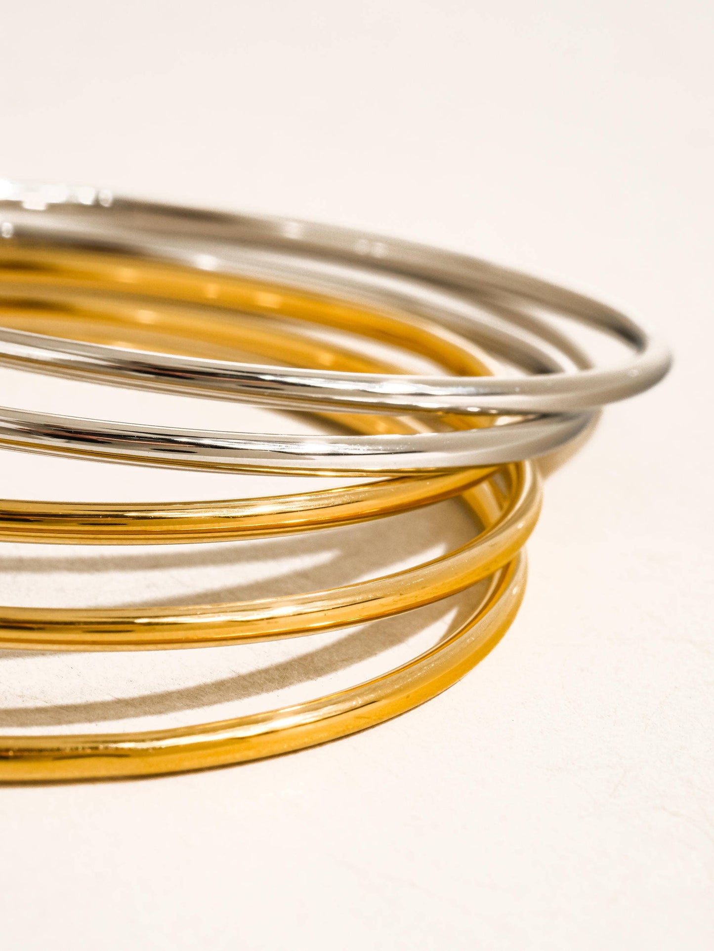 Olyss Classic Thin Bangle Set