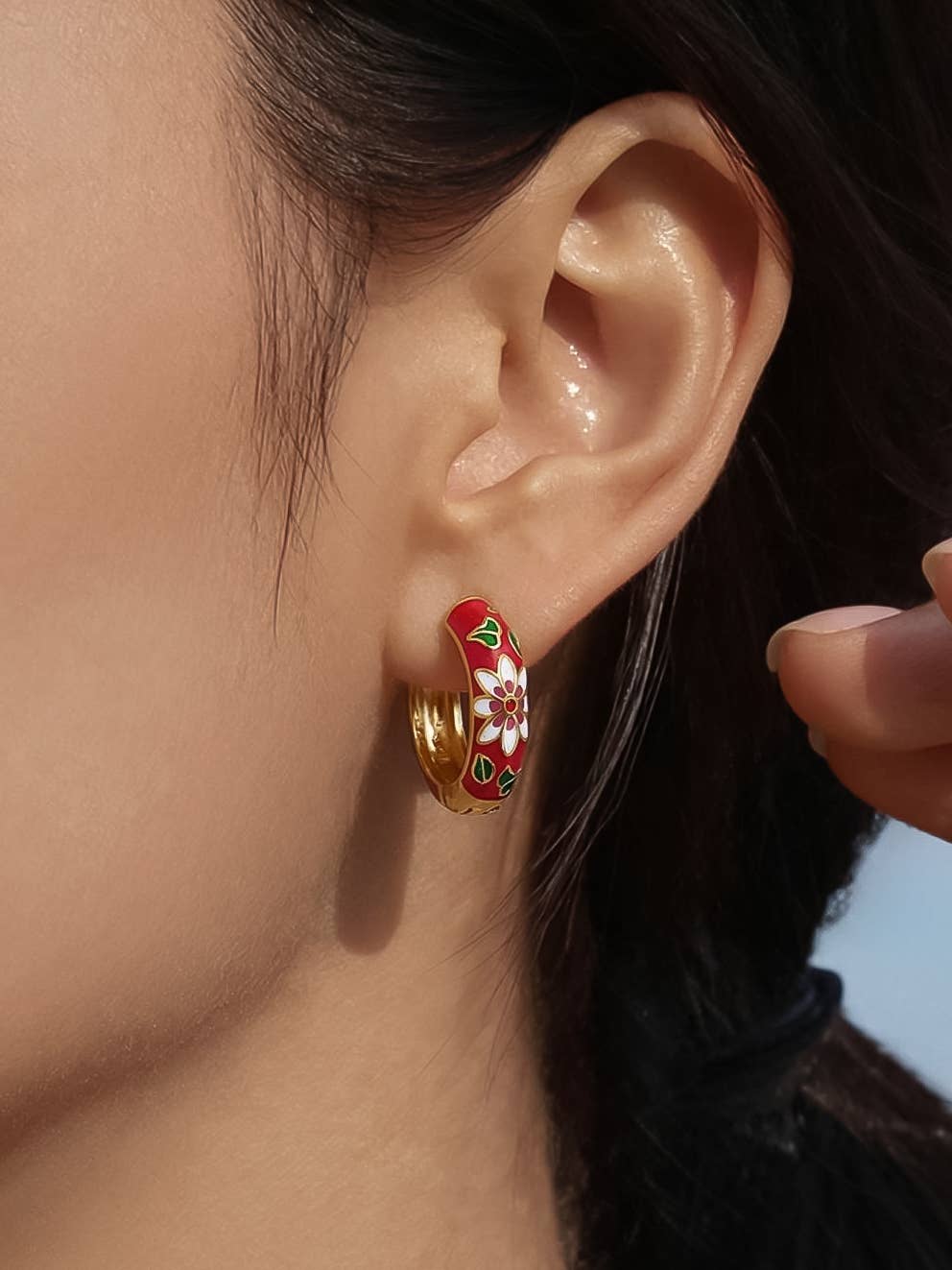 Isabeau 18K Gold Non-Tarnish Vintage Floral Hoop Earrings