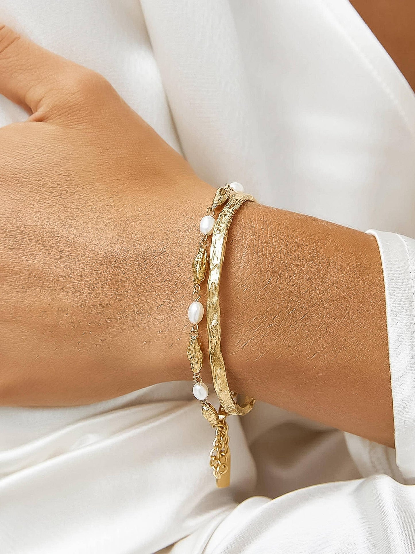 Bastien 18K Gold Non-Tarnish Textured Thin Bangle