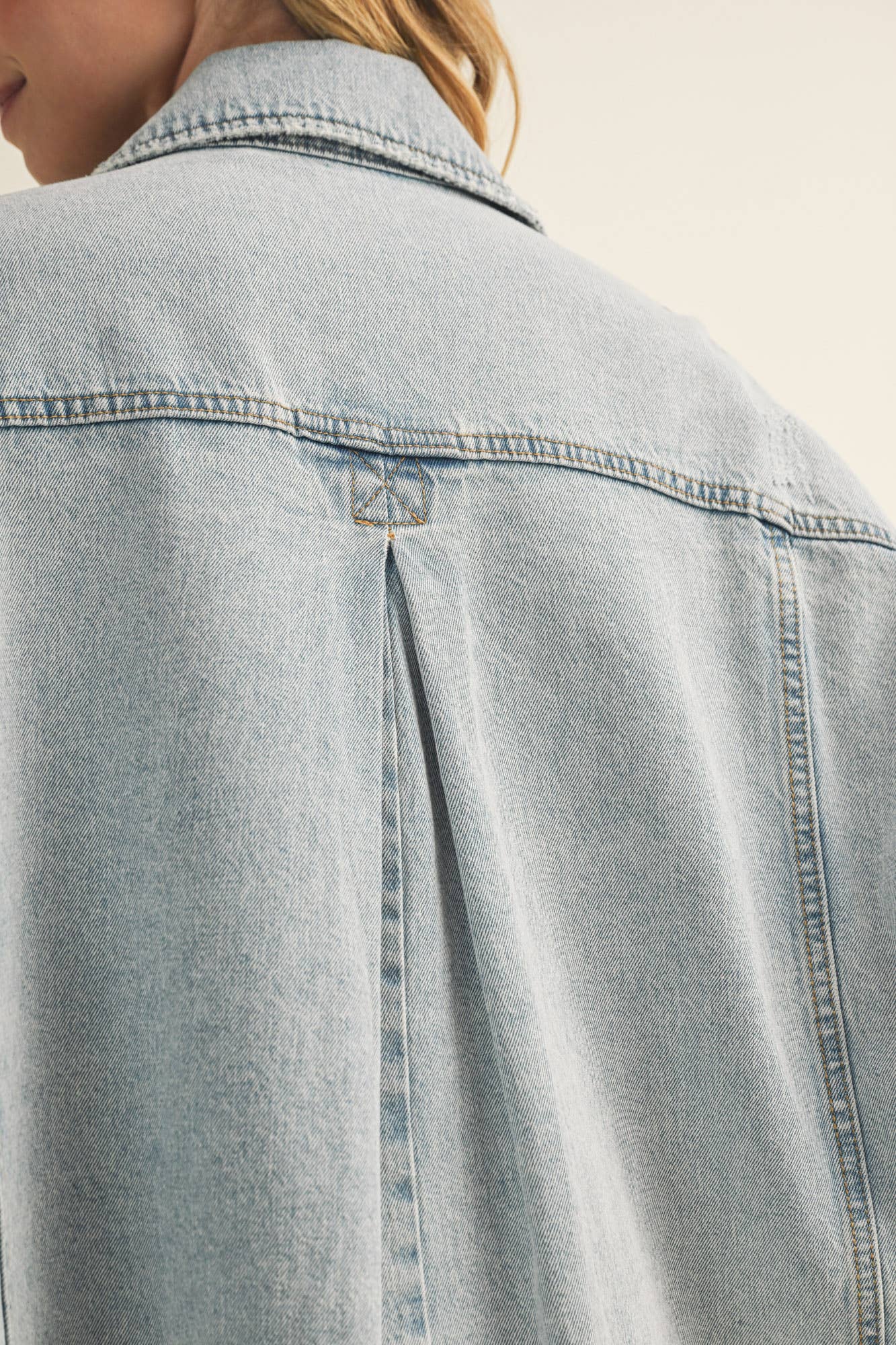 BACK PLEATED DENIM JACKET