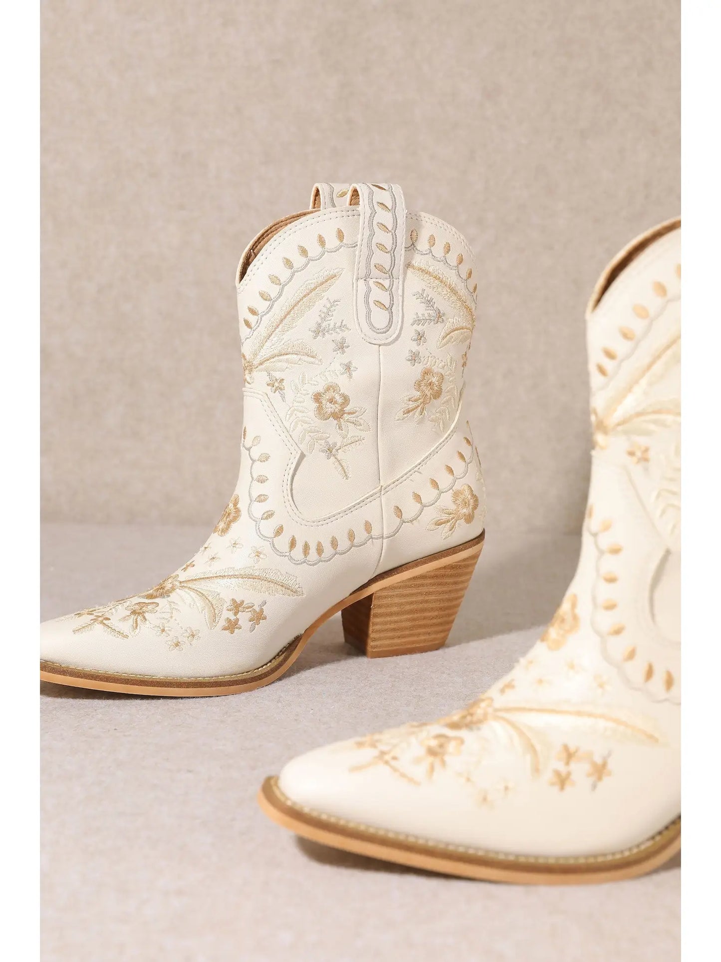 Corral Point Toe Floral Boots