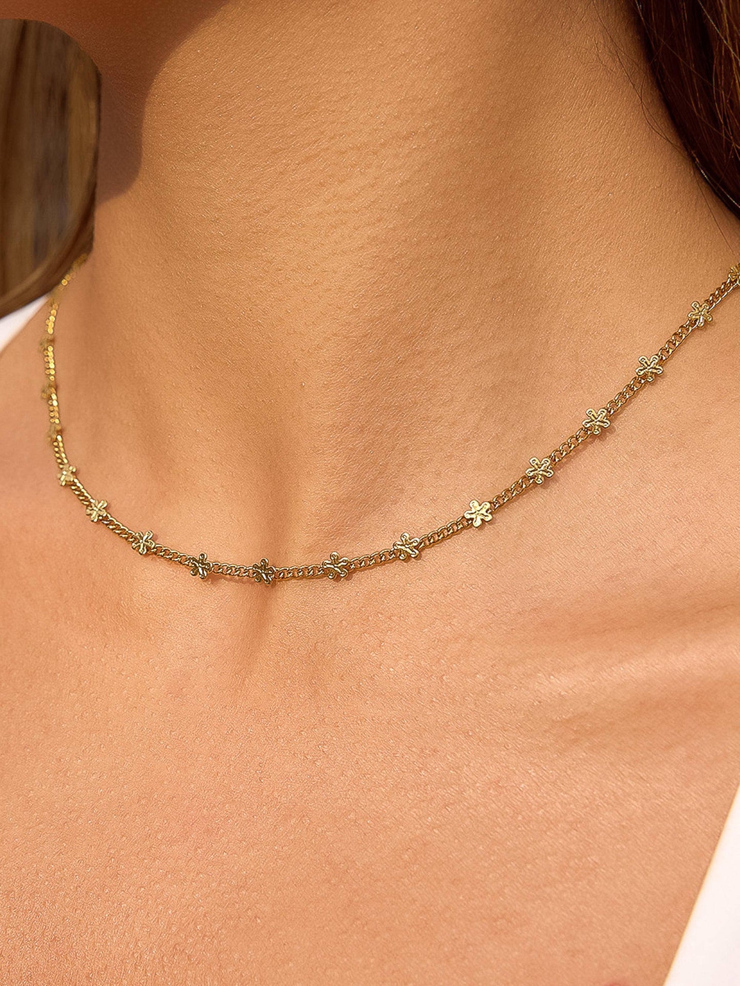 Haisley Dainty Flower Chain Necklace