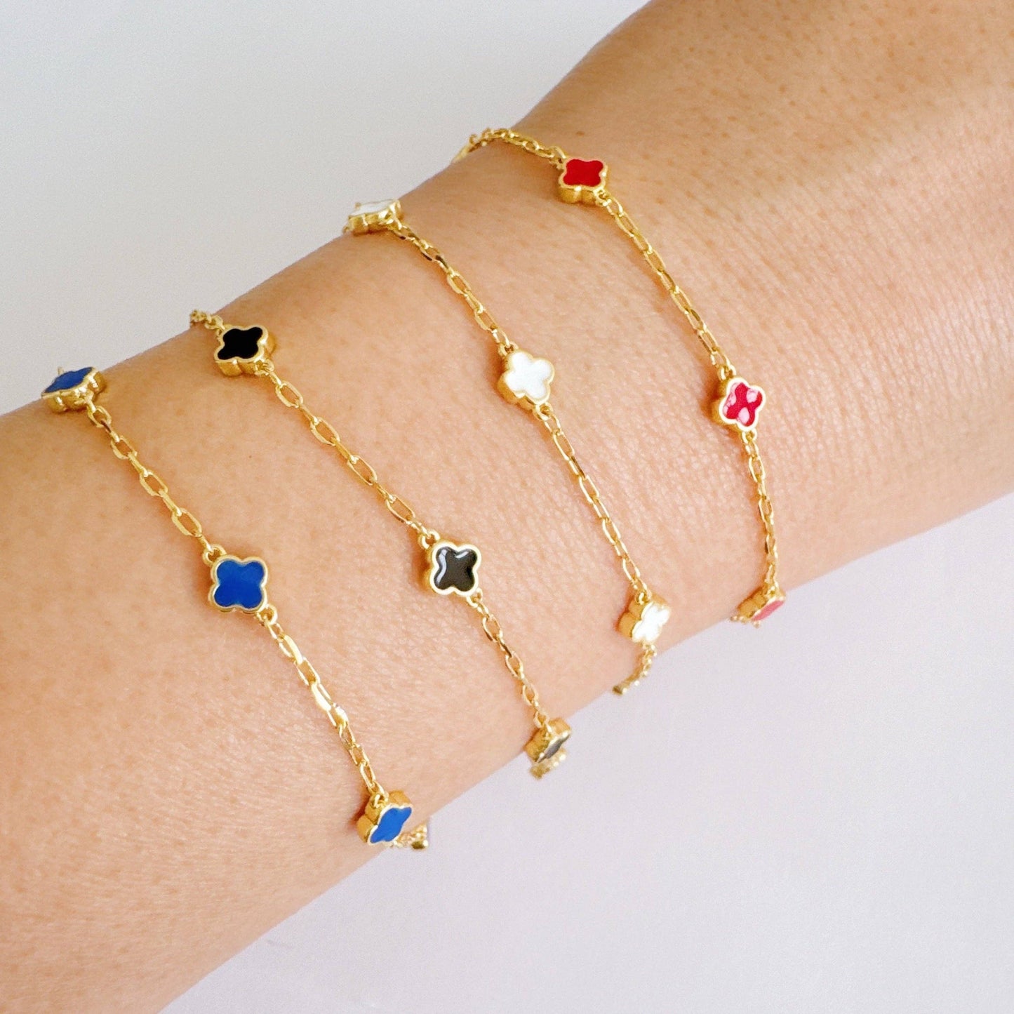 Petite Clover Single Layer Bracelet