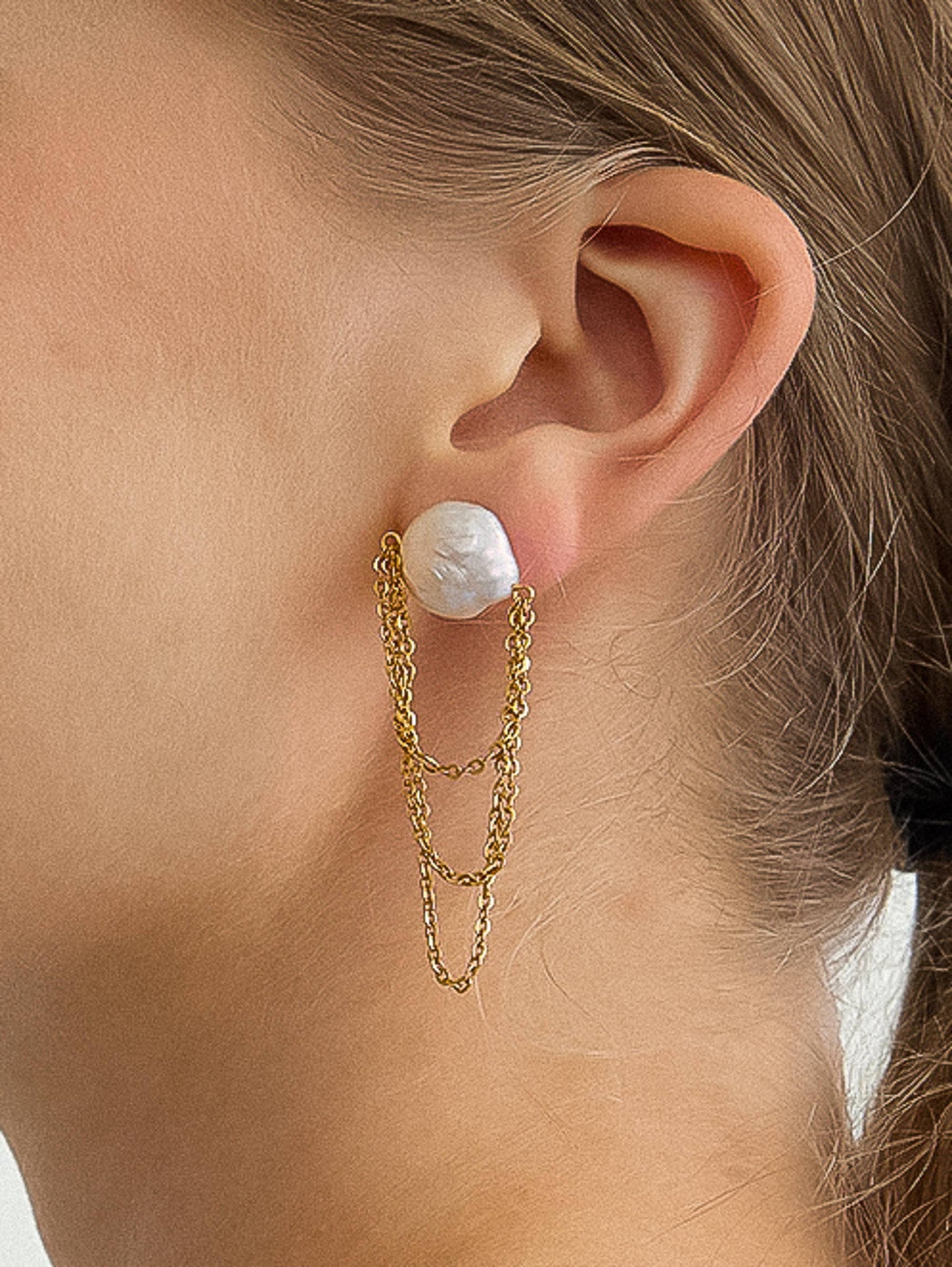 Shynelle Baroque Pearl Chain Earrings