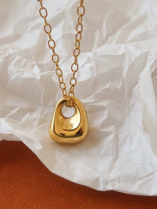 Rosélia Charm Necklace