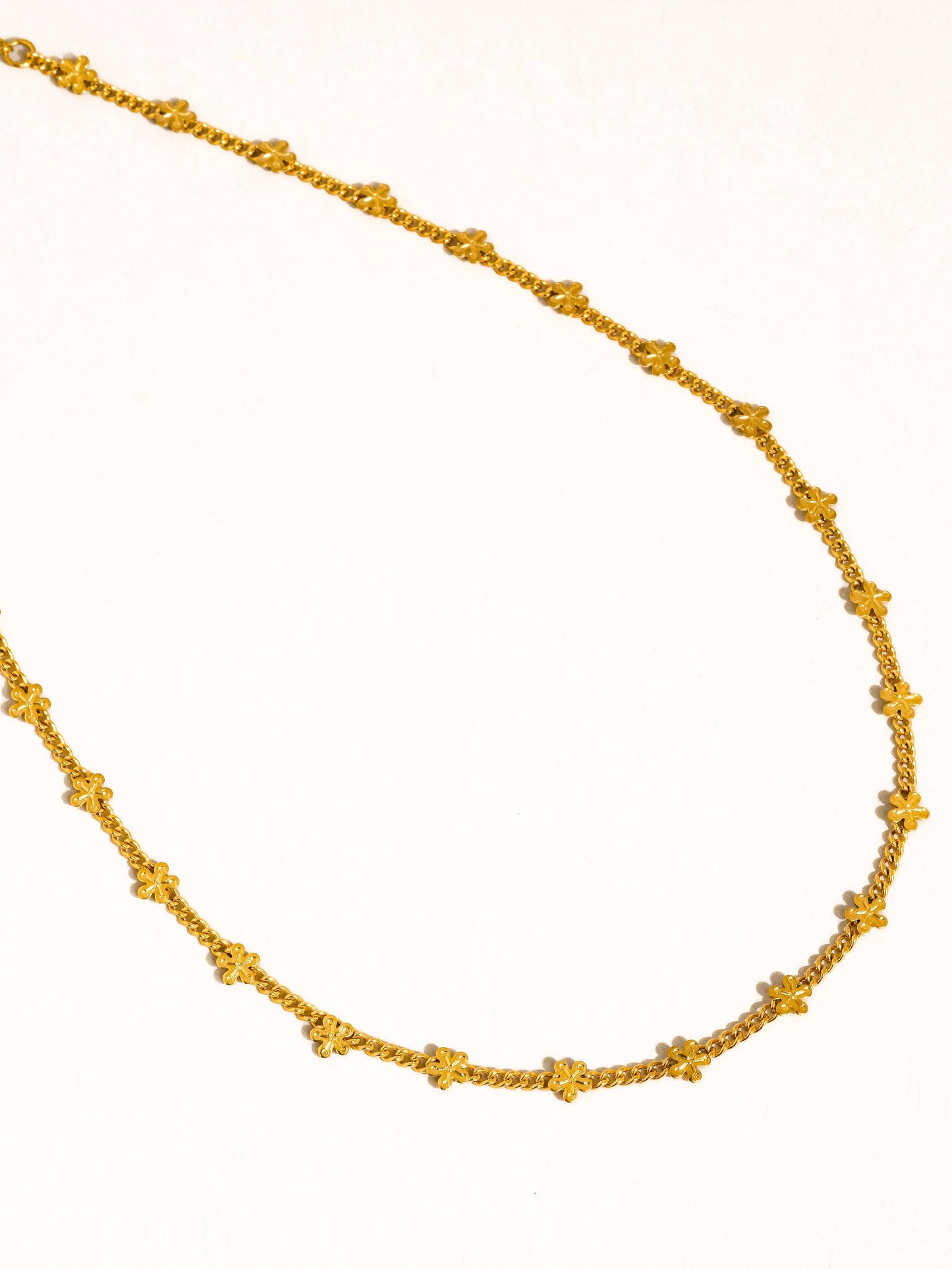 Haisley Dainty Flower Chain Necklace