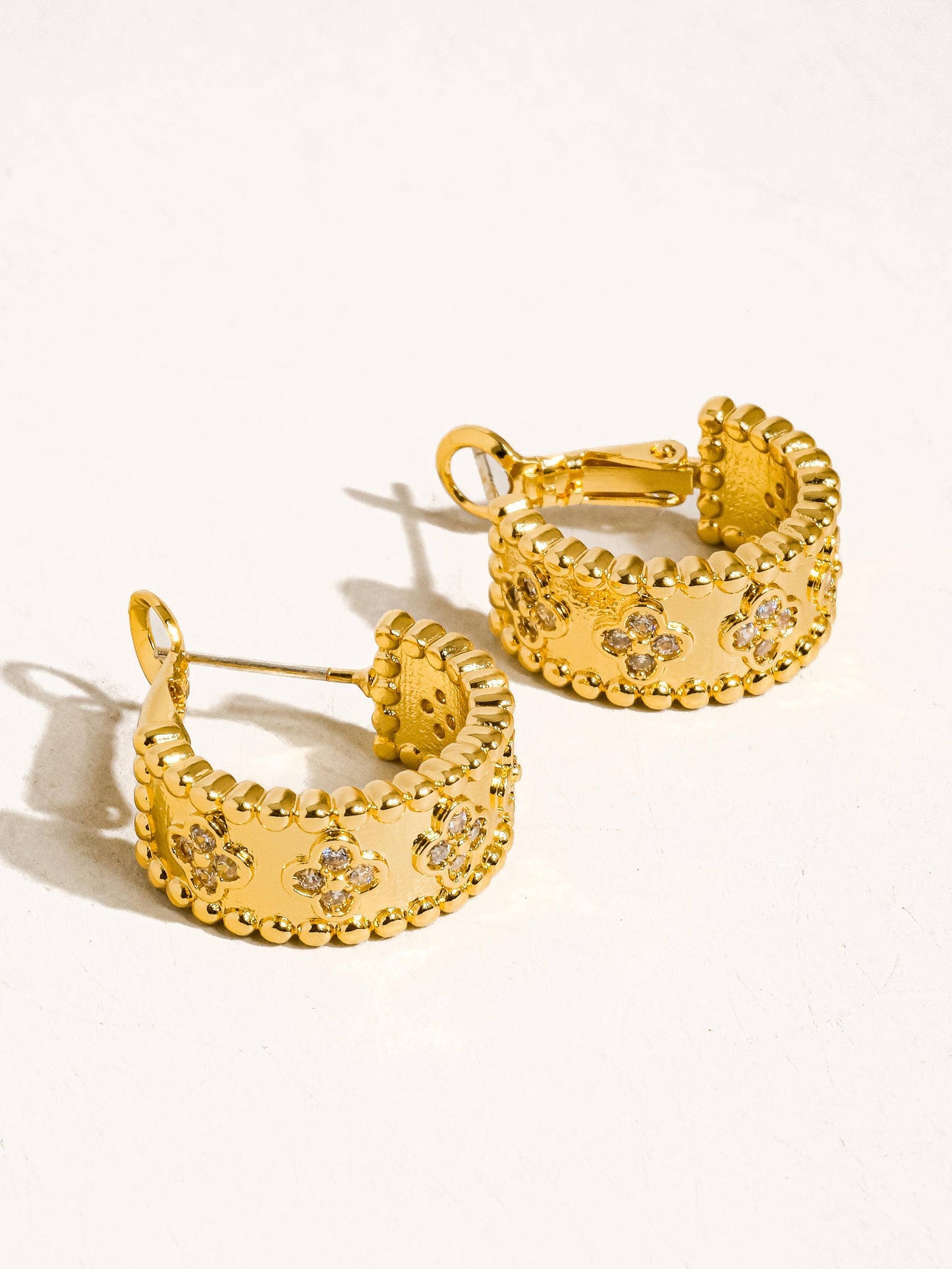 Ismaël 18K Gold Vintage Floral Hoop Earring