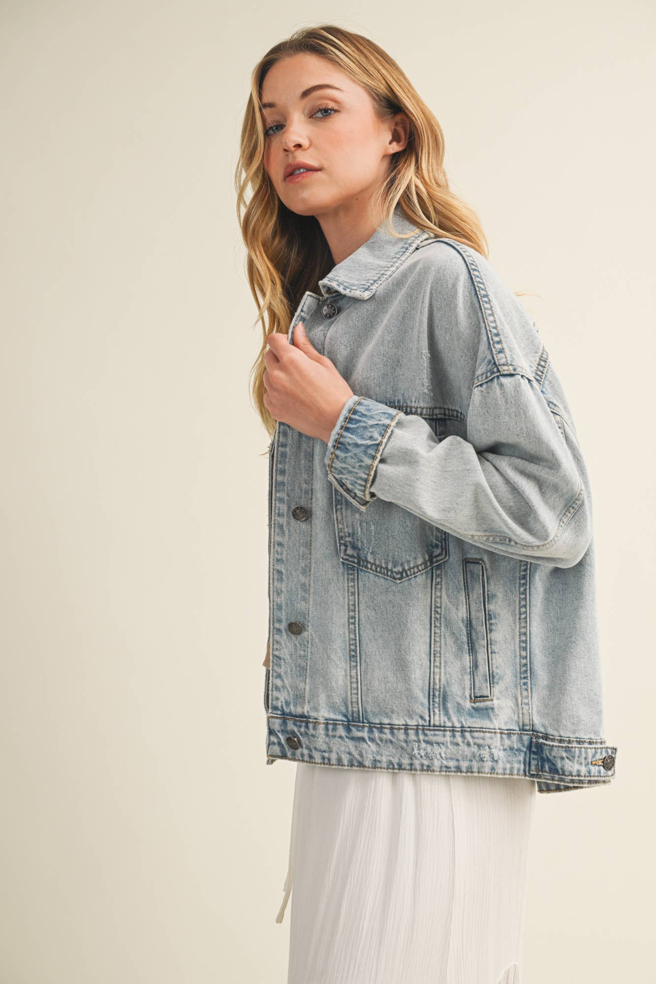 BACK PLEATED DENIM JACKET
