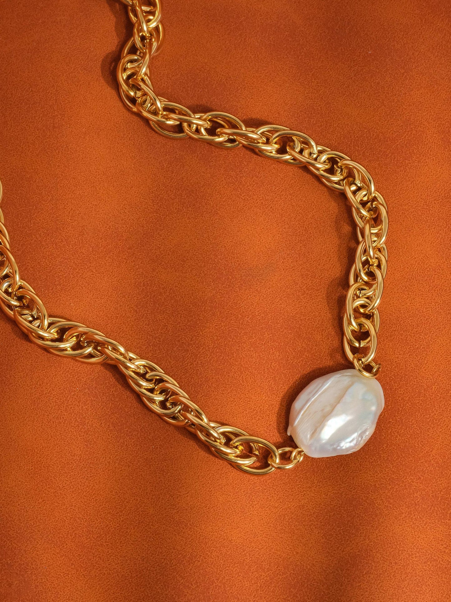 Loan 18K Non-Tarnish Bold Pearl Chain Necklace