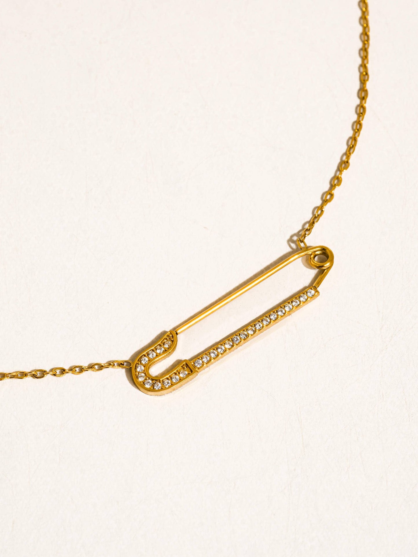 Lyselle 18K Gold Non-Tarnish Dainty Bar Necklace