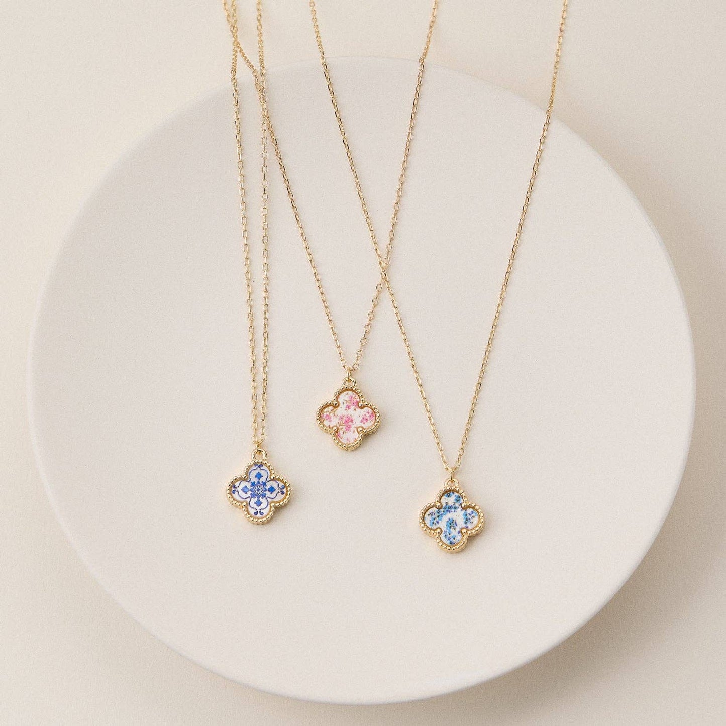 Shell Charm Pendant Necklace with Gold Chain