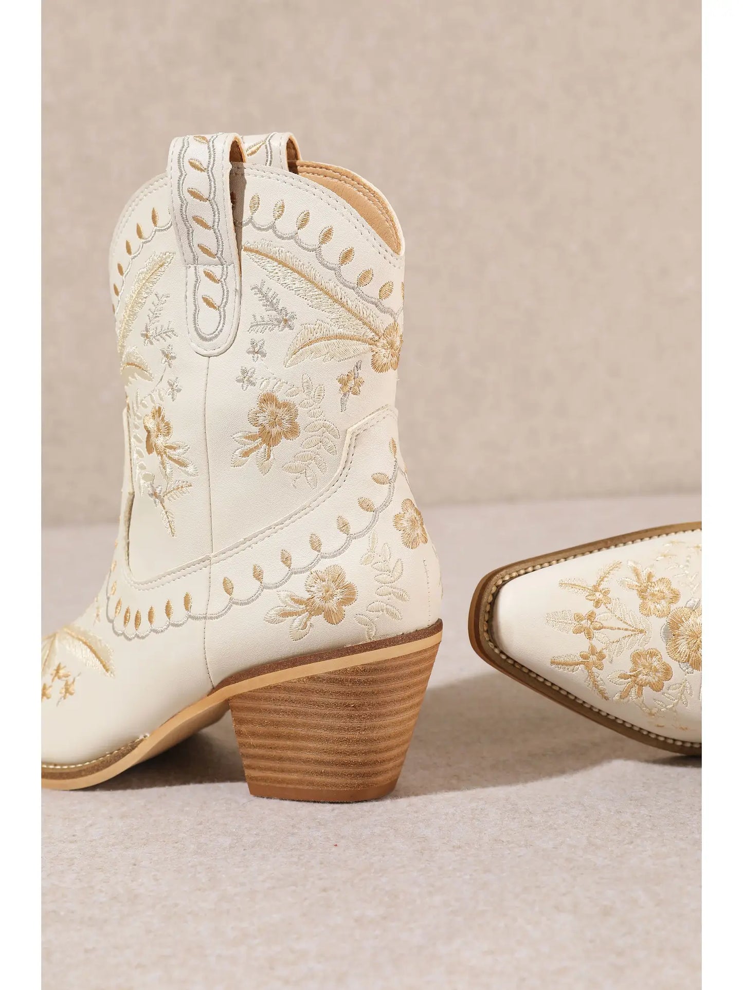 Corral Point Toe Floral Boots