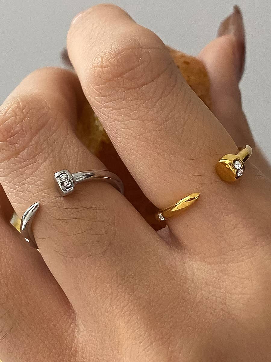 Vexa Gold Wrap Around Nail Ring